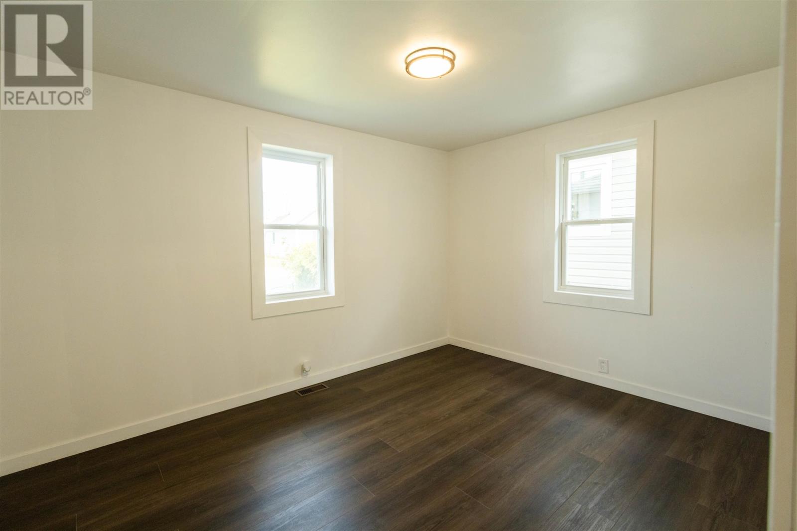 13 Stevens St Property Photo 31