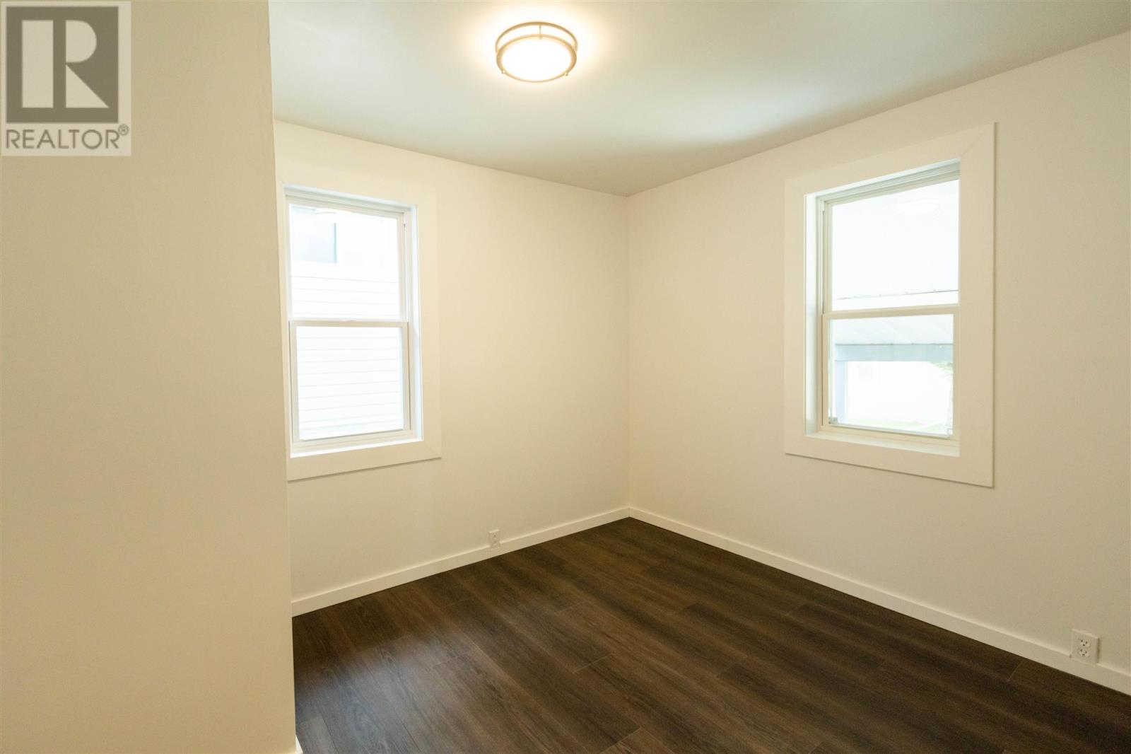 13 Stevens St Property Photo 36