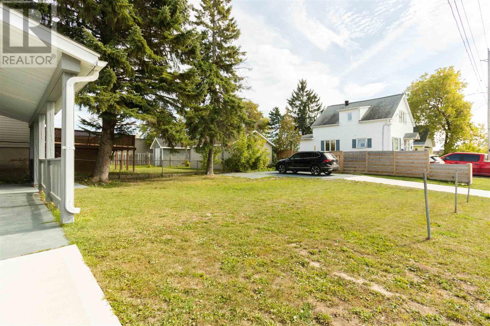 13 Stevens St Property Photo 47