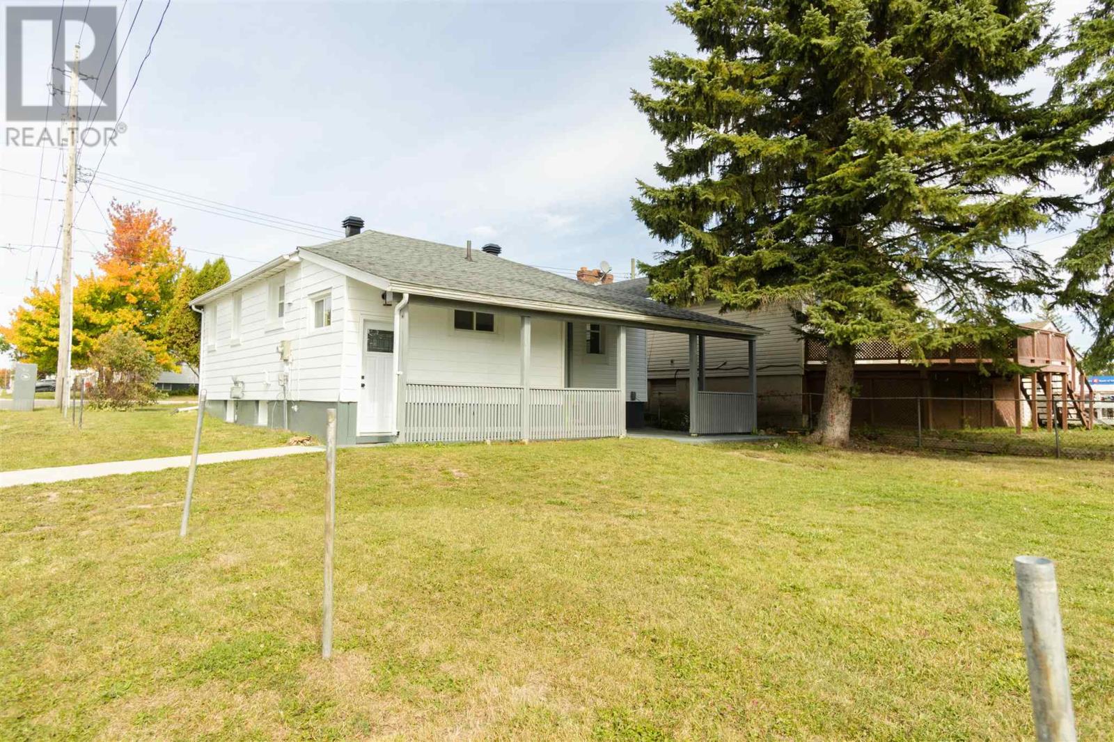 13 Stevens St Property Photo 48