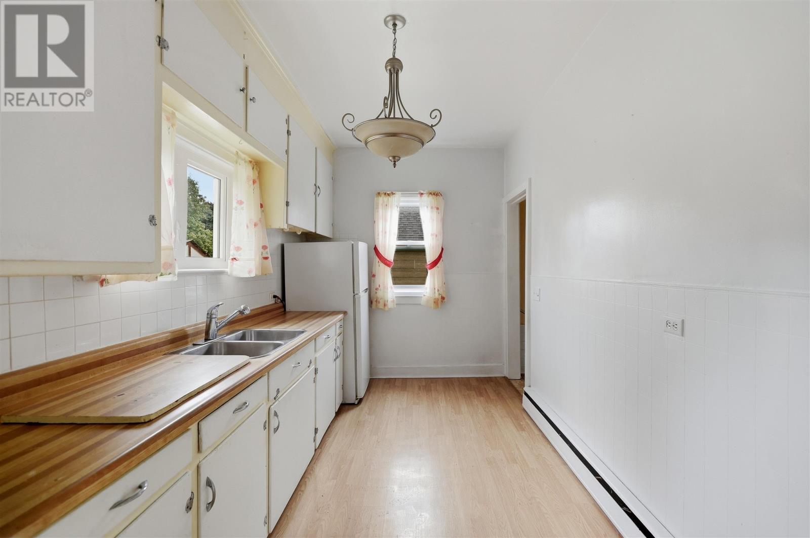 148 Walnut St Property Photo 9