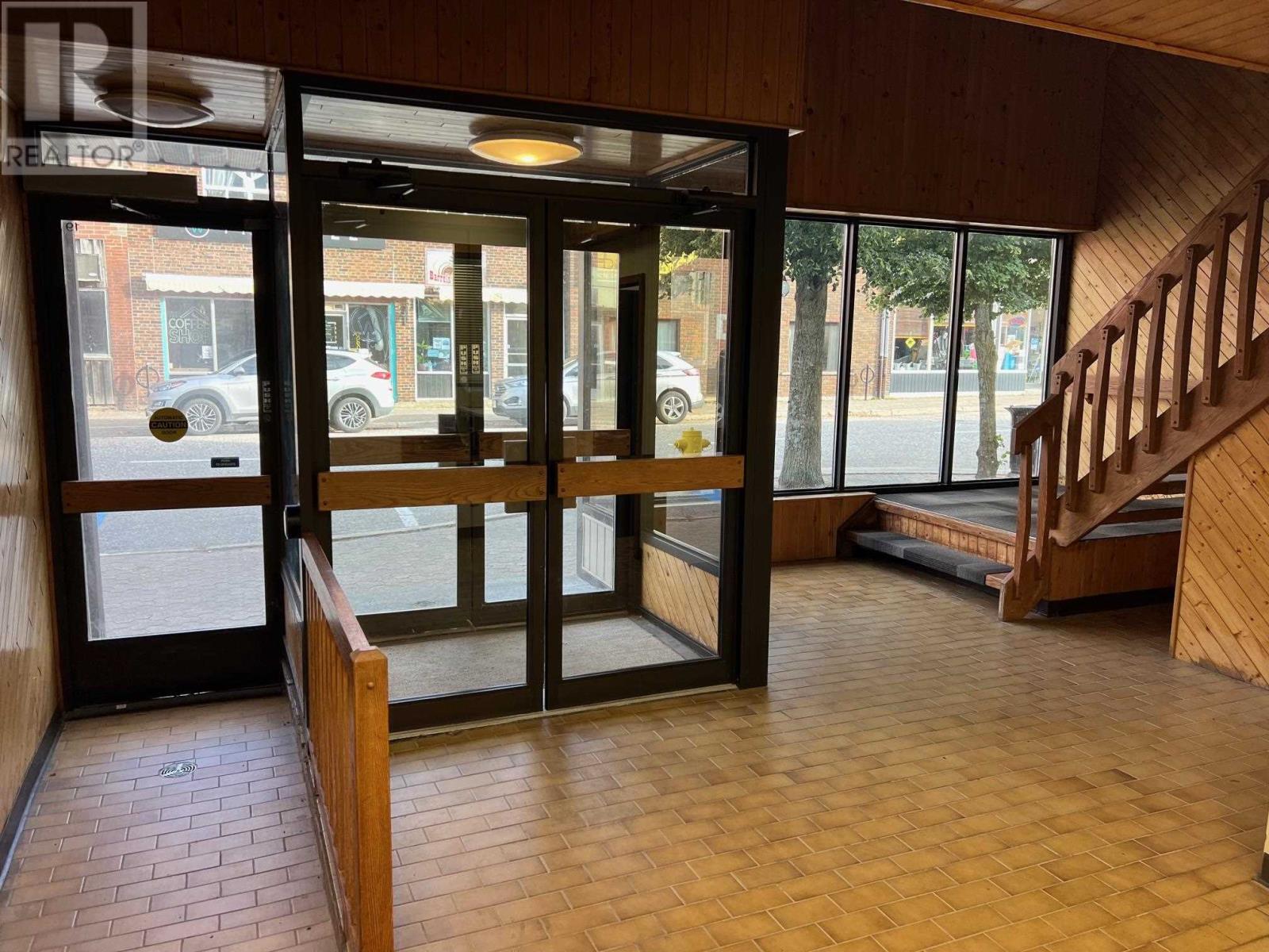 19 Woodward Ave Property Photo 19