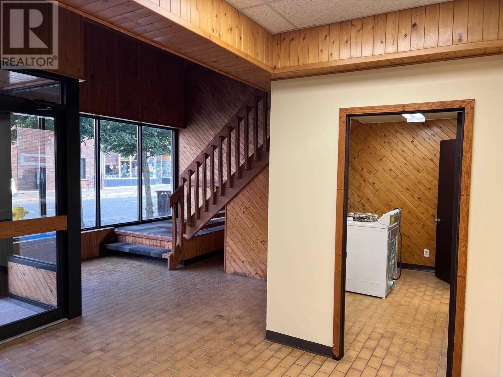 19 Woodward Ave Property Photo 20