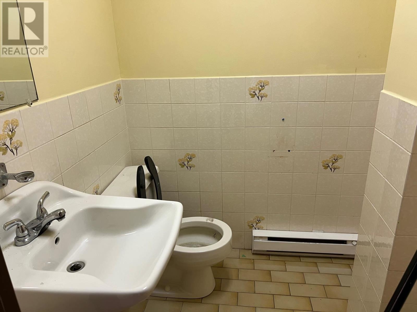 19 Woodward Ave Property Photo 41