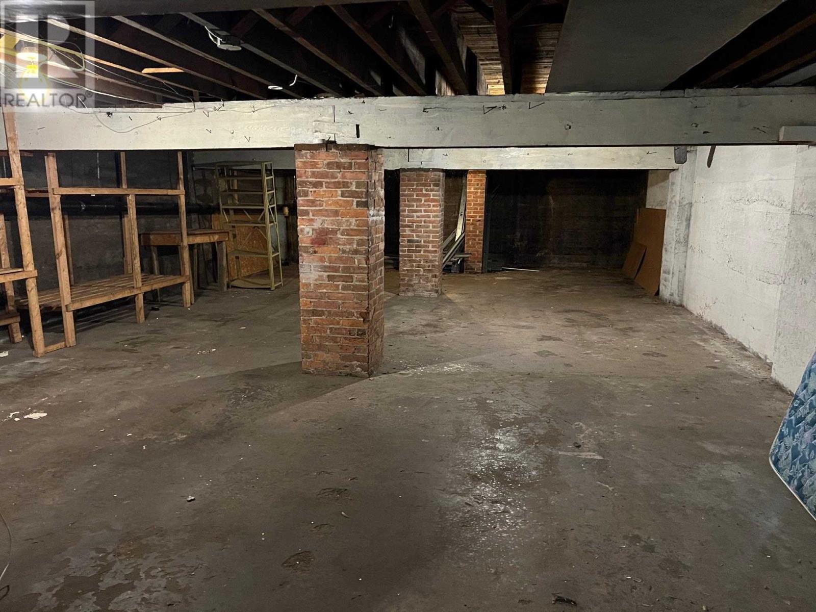 19 Woodward Ave Property Photo 43