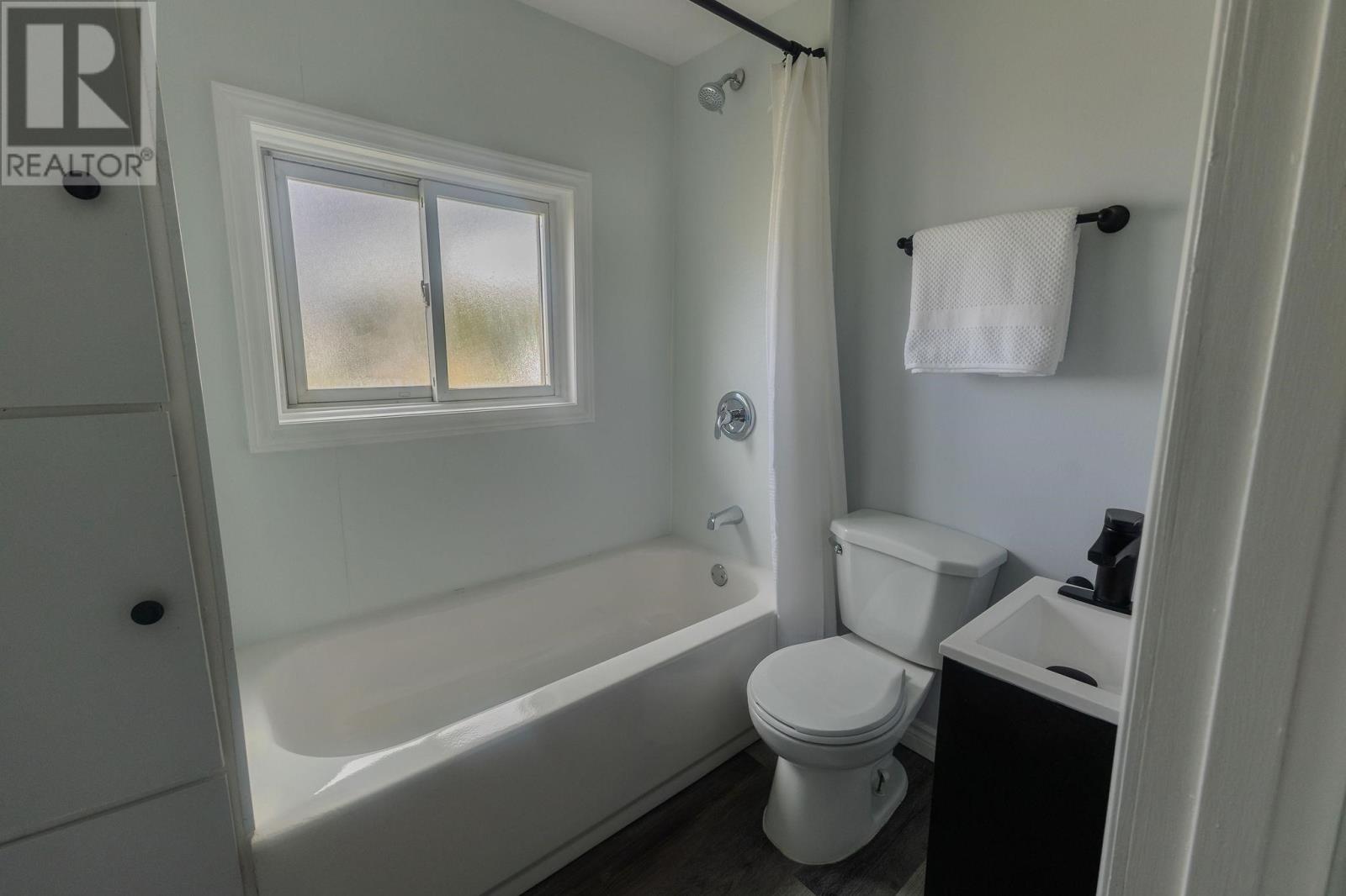 791 Second Lin W Property Photo 14