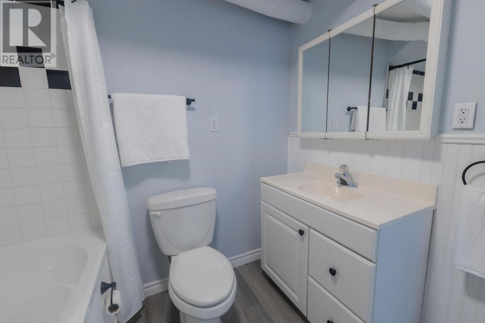 791 Second Lin W Property Photo 16