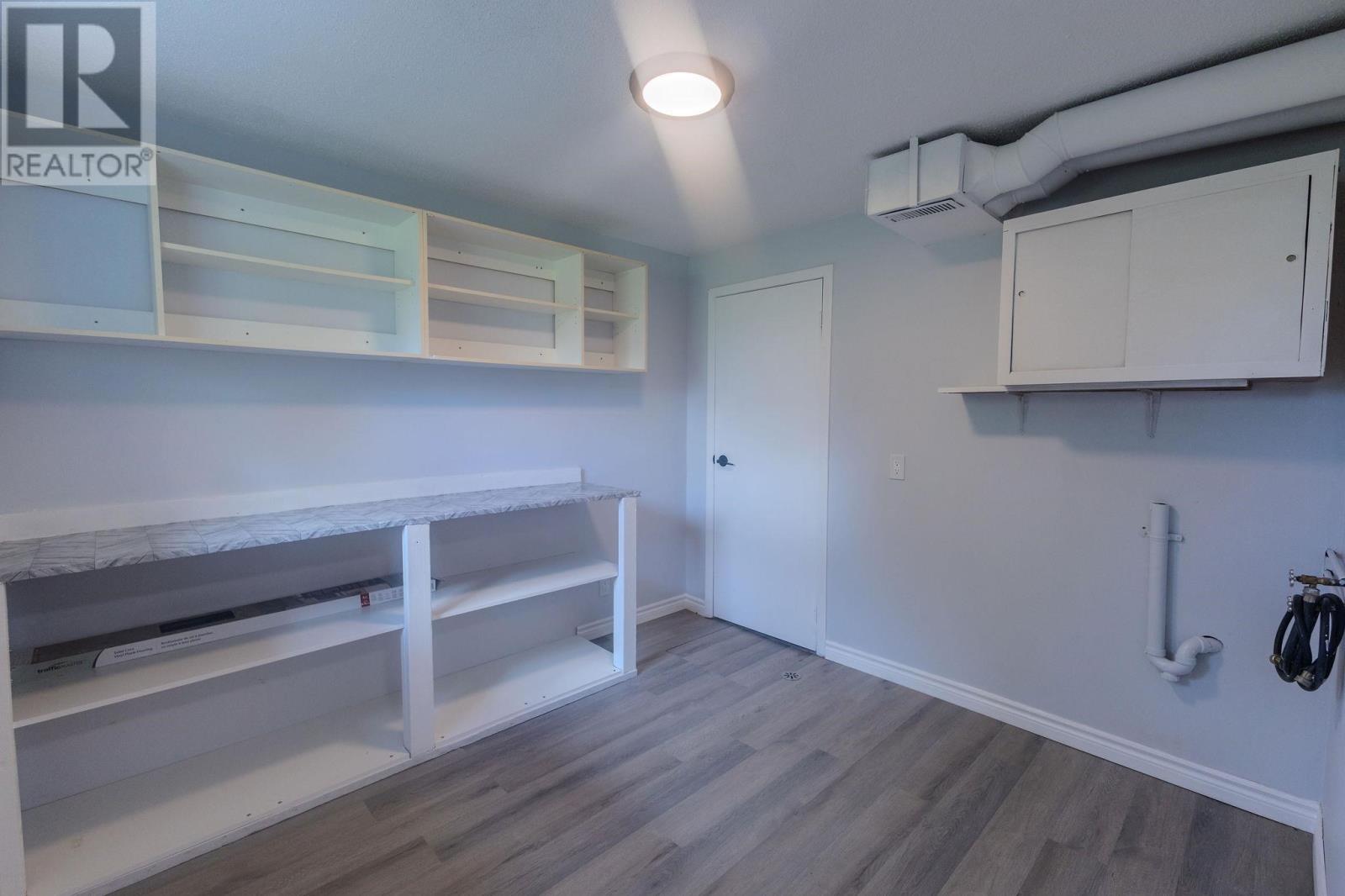 791 Second Lin W Property Photo 17