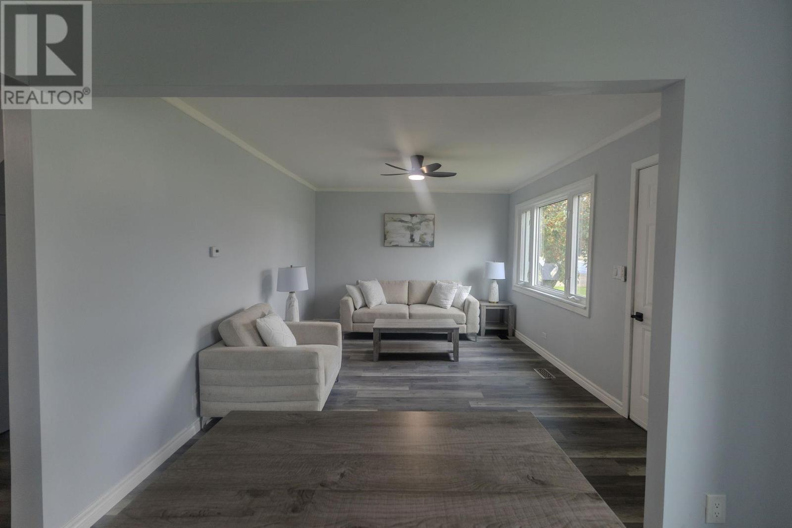 791 Second Lin W Property Photo 20