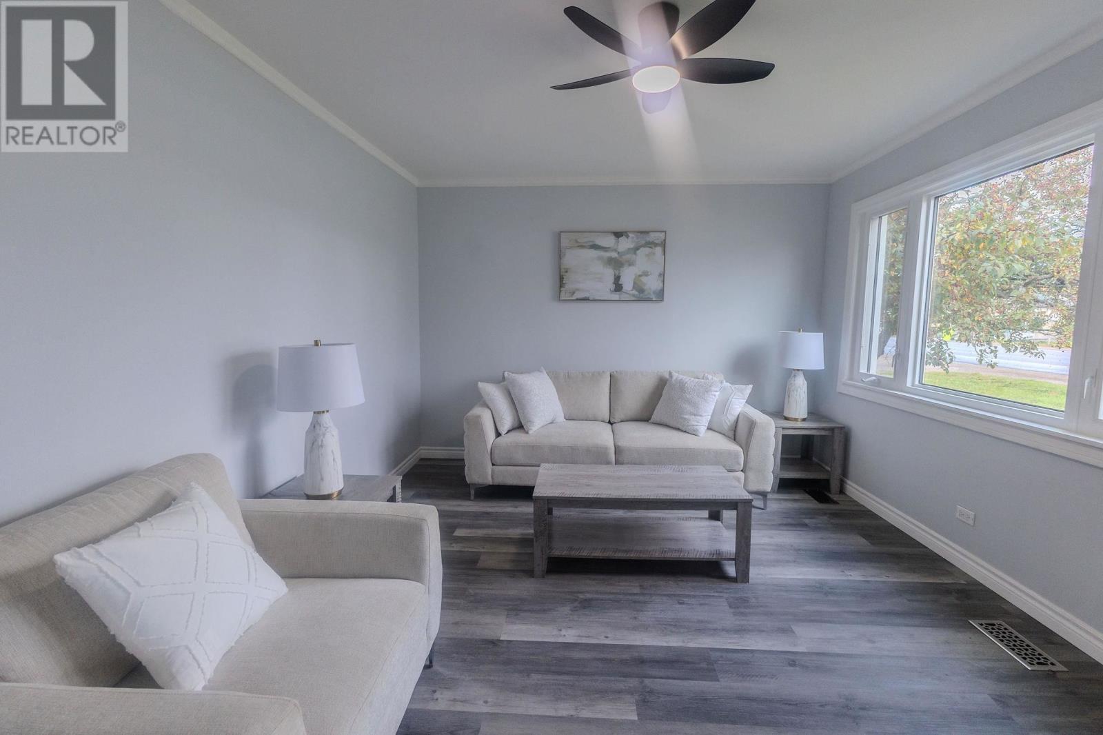 791 Second Lin W Property Photo 21