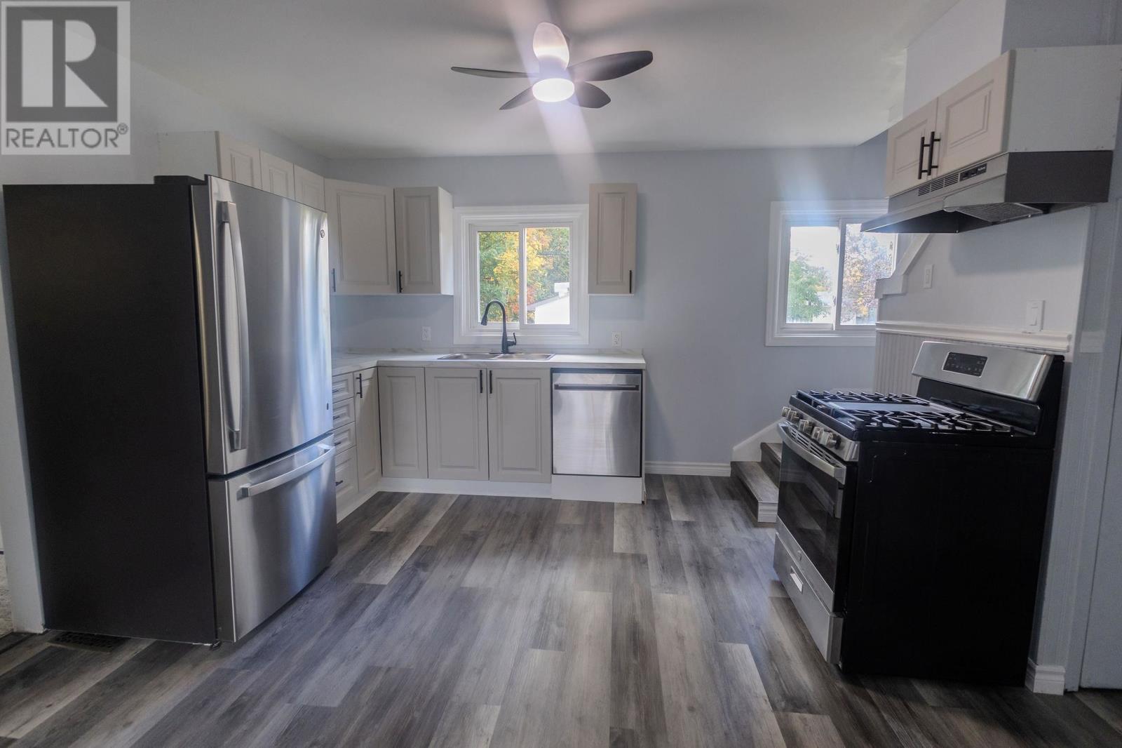 791 Second Lin W Property Photo 24