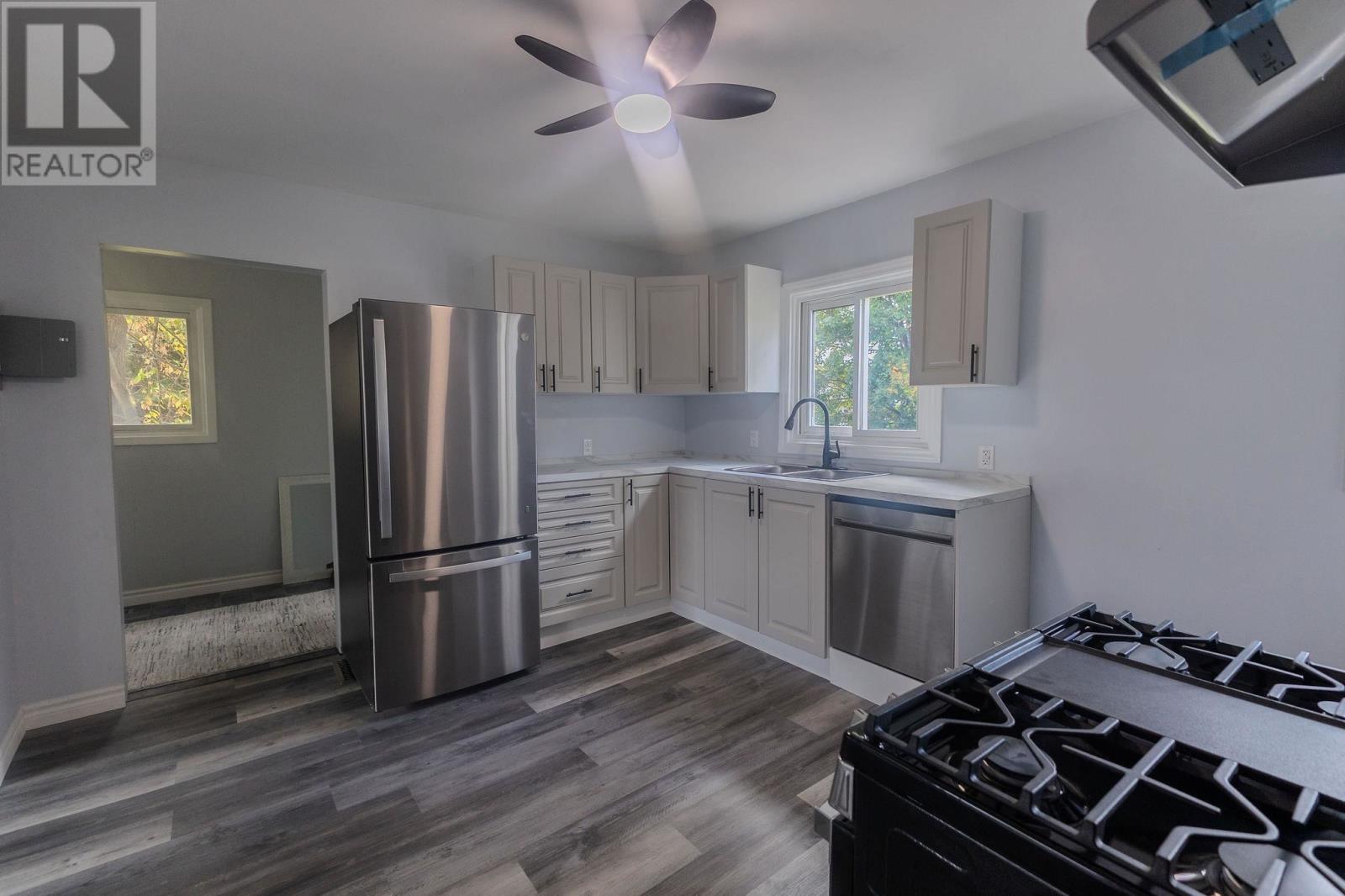 791 Second Lin W Property Photo 26