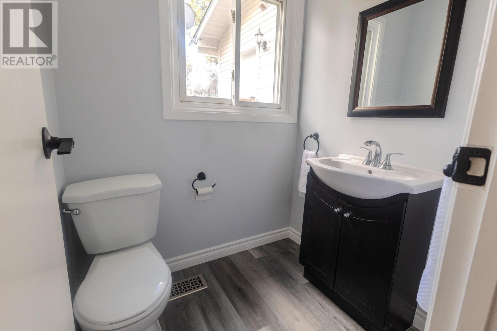 791 Second Lin W Property Photo 28
