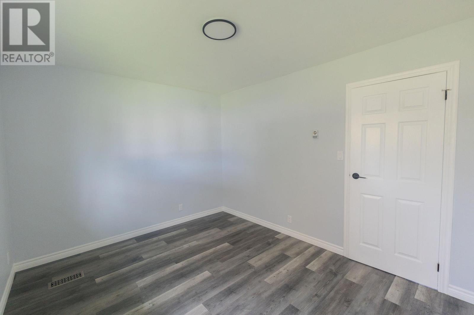 791 Second Lin W Property Photo 33
