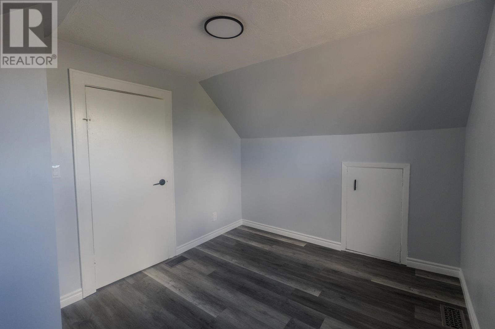 791 Second Lin W Property Photo 35