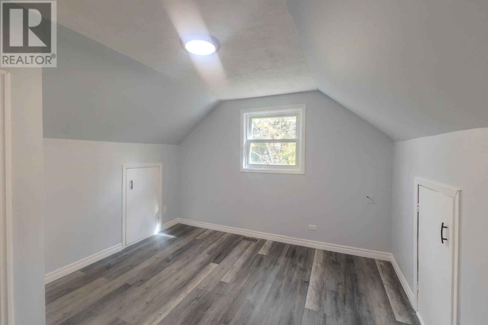 791 Second Lin W Property Photo 39
