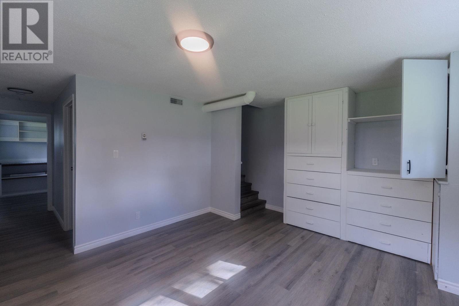 791 Second Lin W Property Photo 42