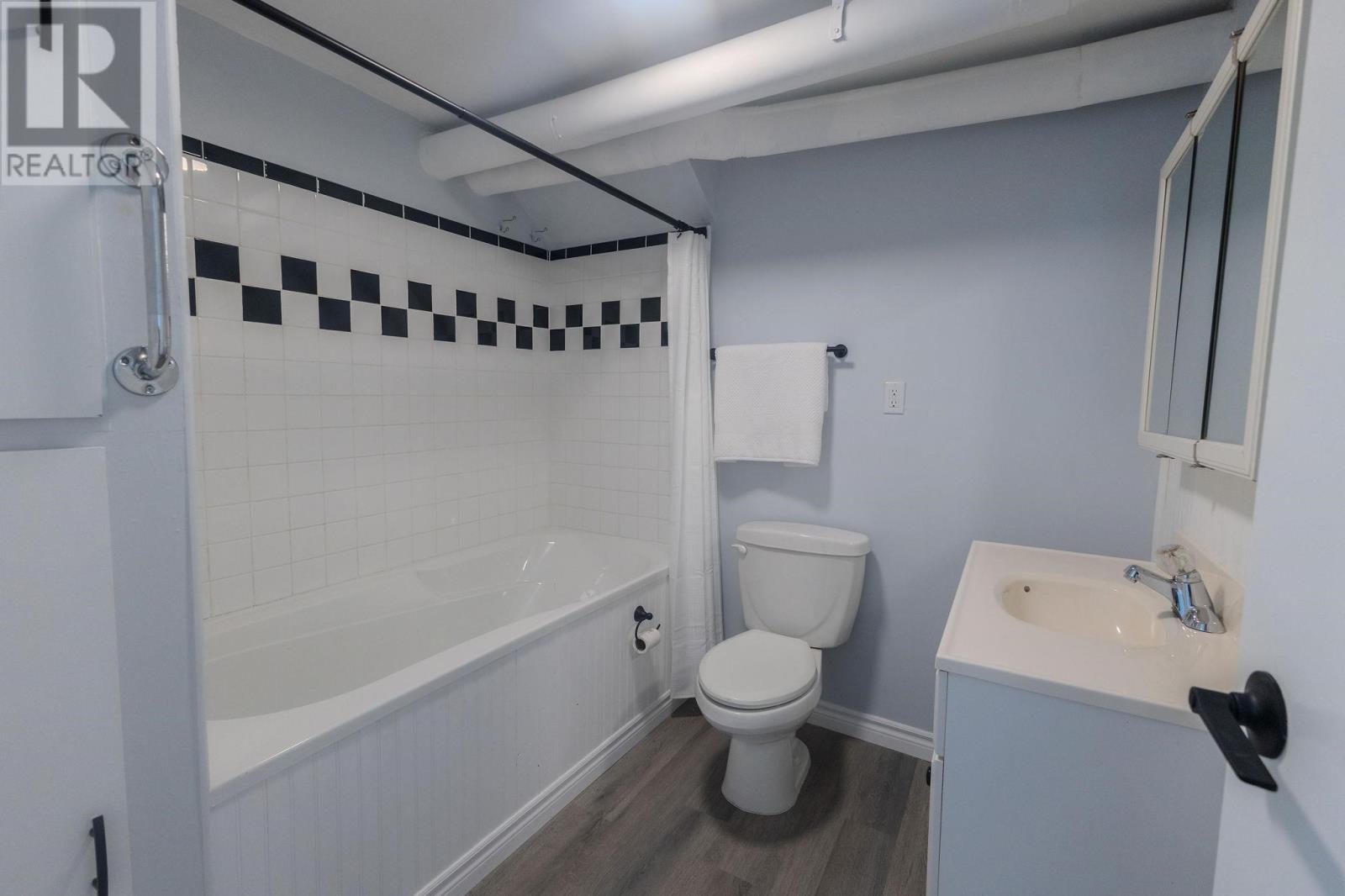791 Second Lin W Property Photo 43