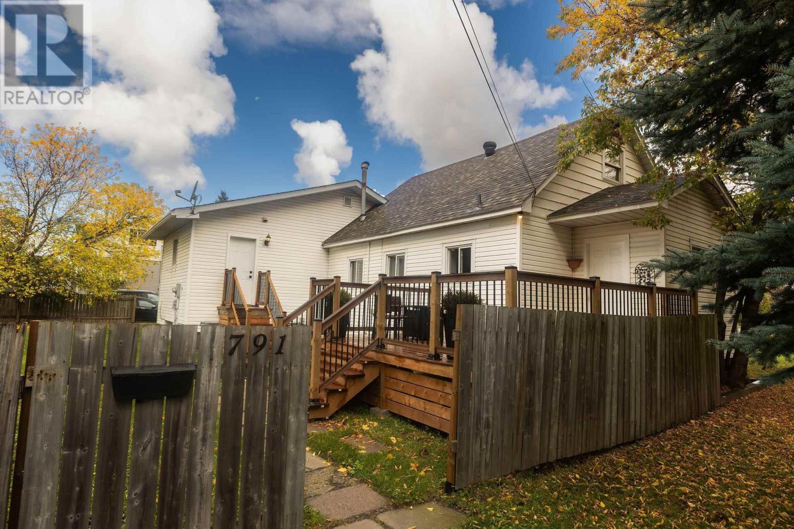 791 Second Lin W Property Photo 46