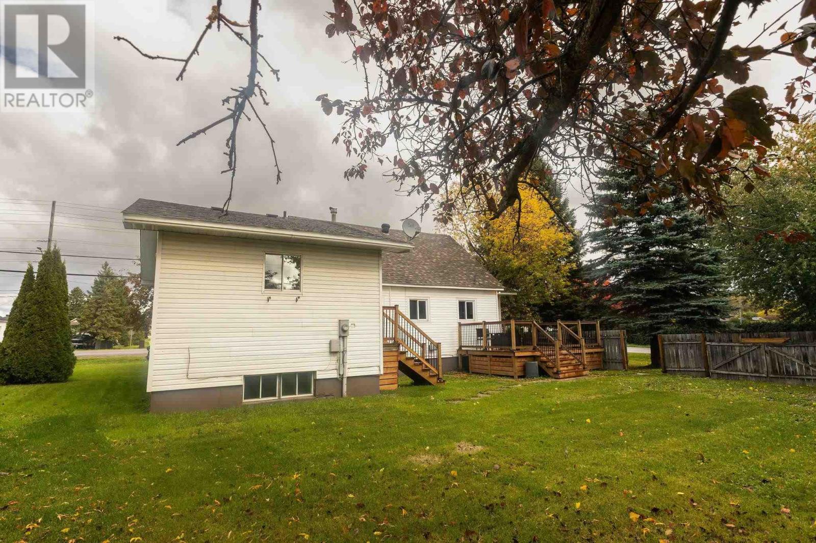 791 Second Lin W Property Photo 49