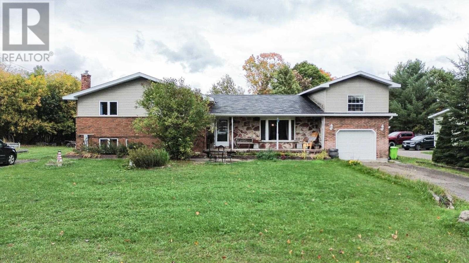 480 Moss Rd Property Photo 3