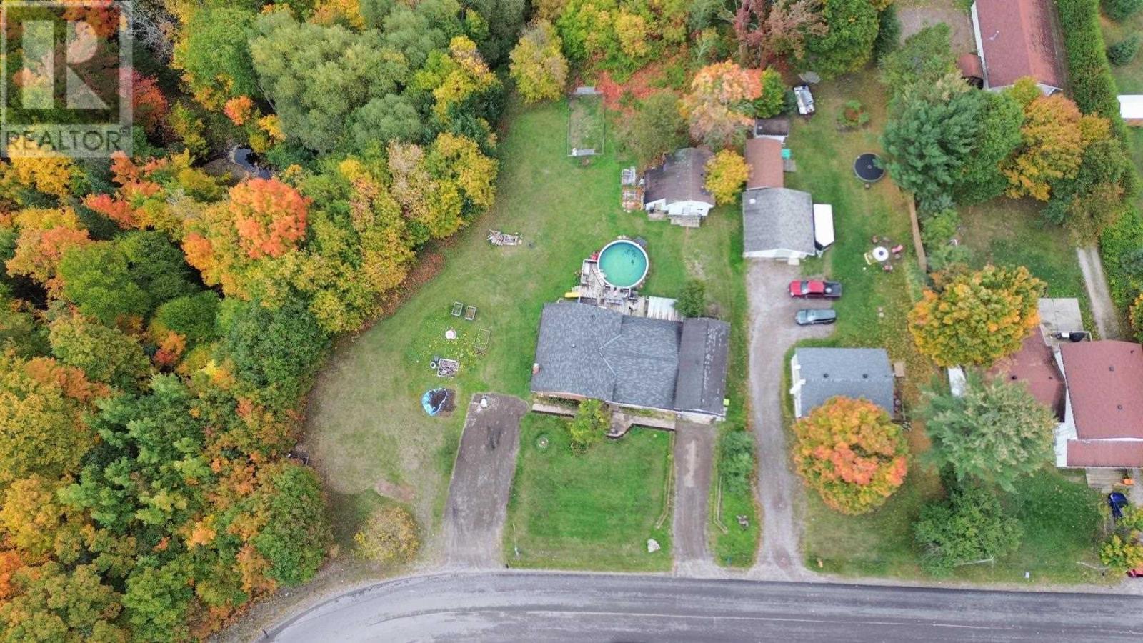 480 Moss Rd Property Photo 4