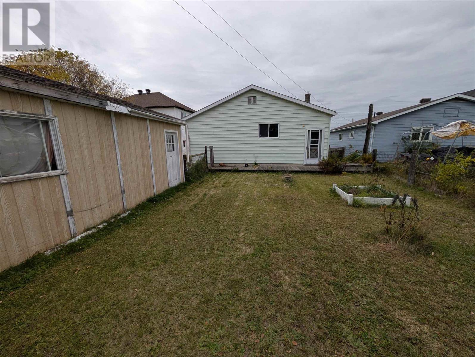 332 Winnipeg St Property Photo 4