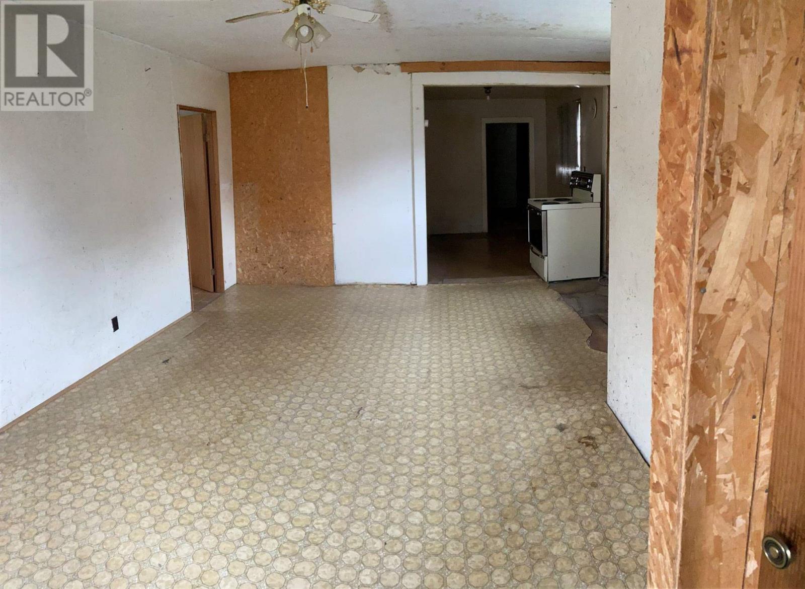 332 Winnipeg St Property Photo 15