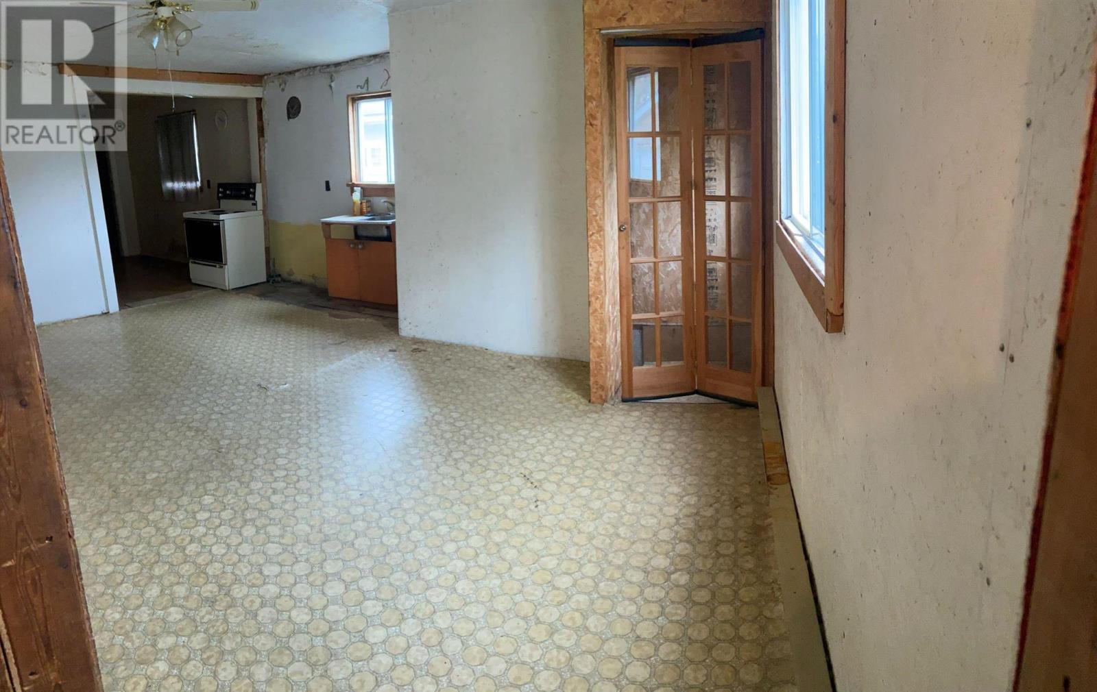 332 Winnipeg St Property Photo 17