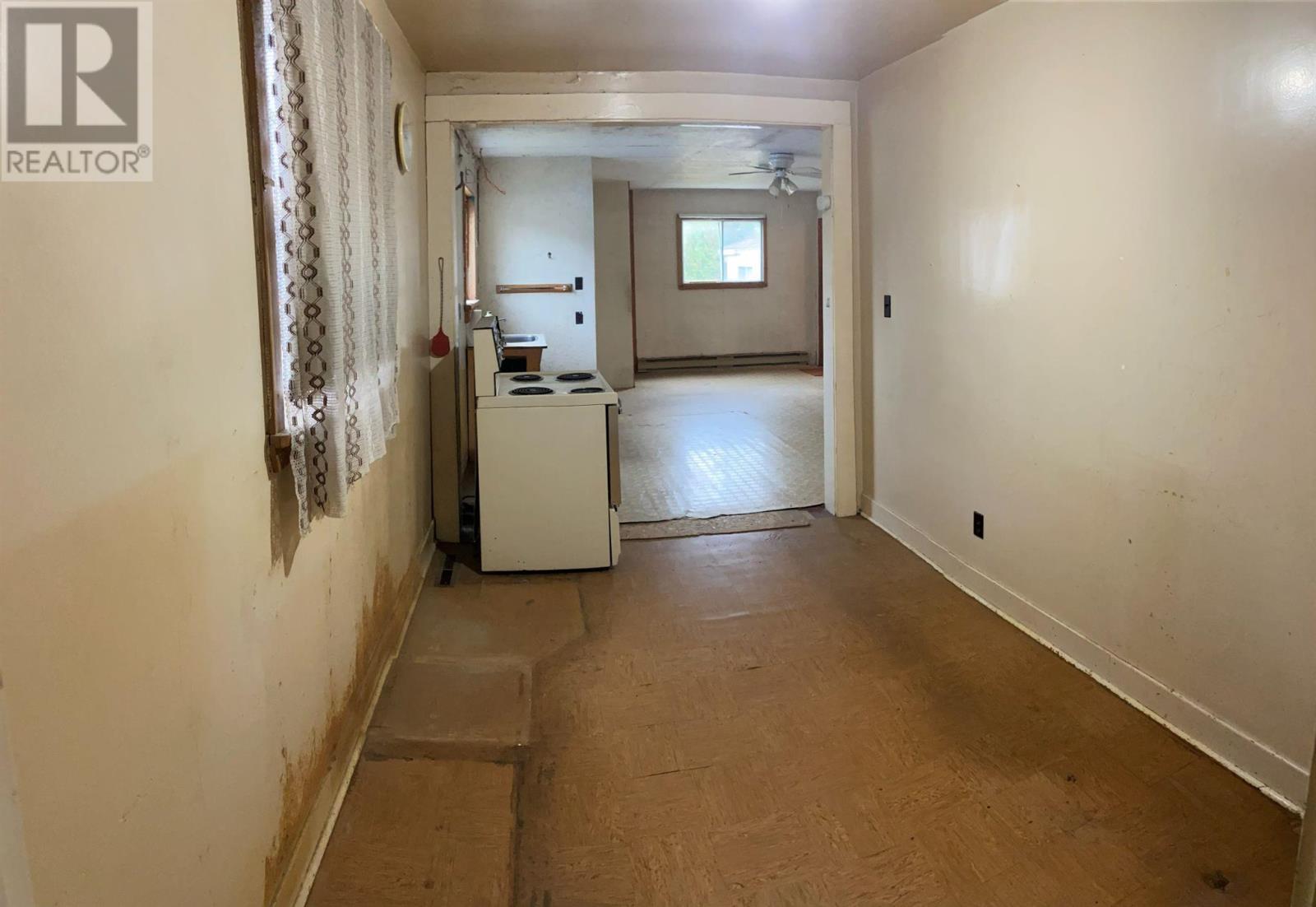 332 Winnipeg St Property Photo 18