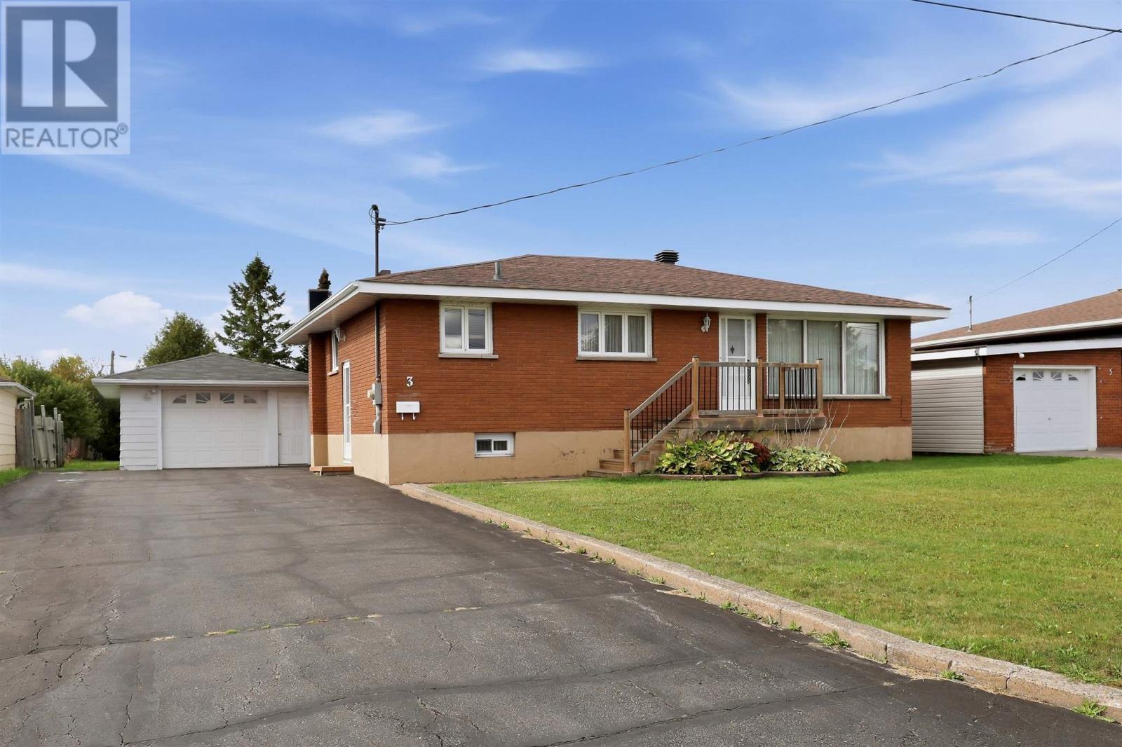 3 Dawson Ave Property Photo 1