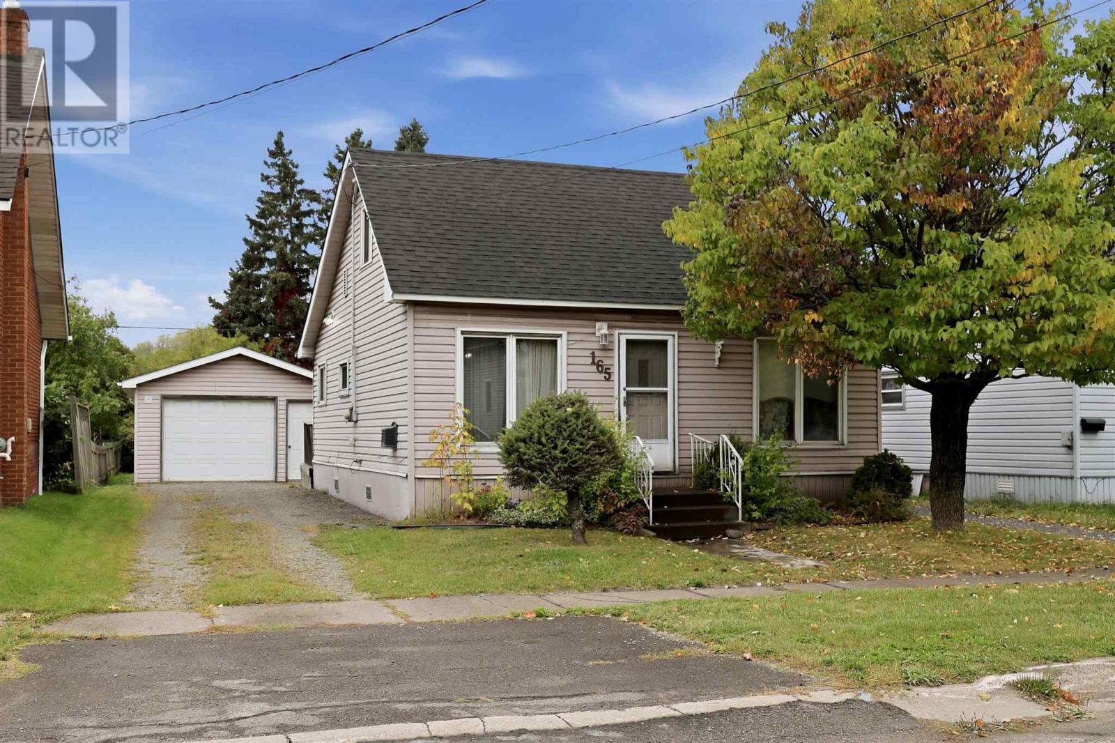 165 Spadina Ave Property Photo 1