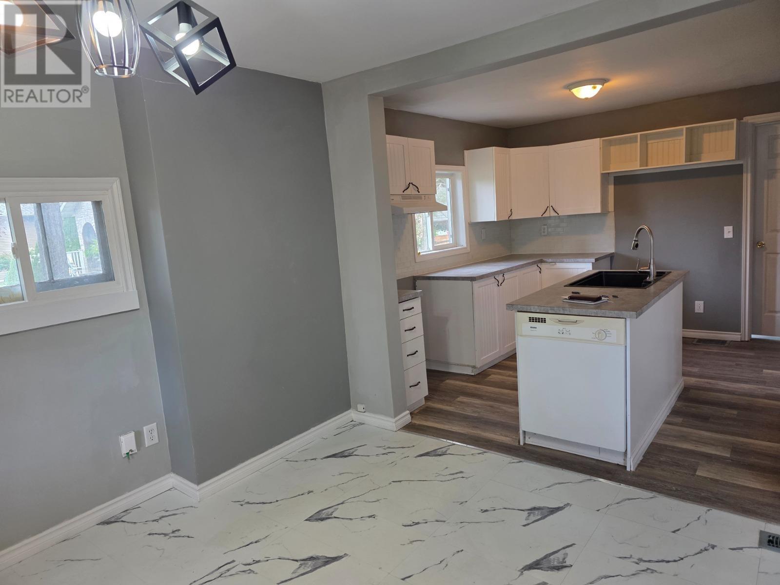 177 River Rd Property Photo 8