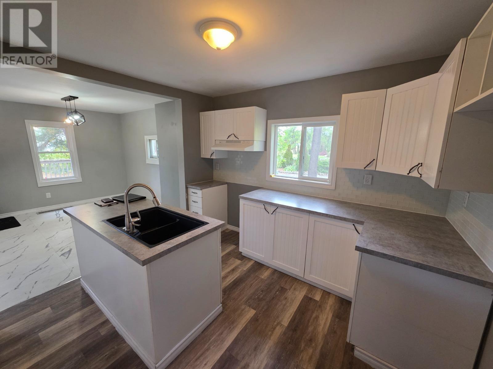 177 River Rd Property Photo 10