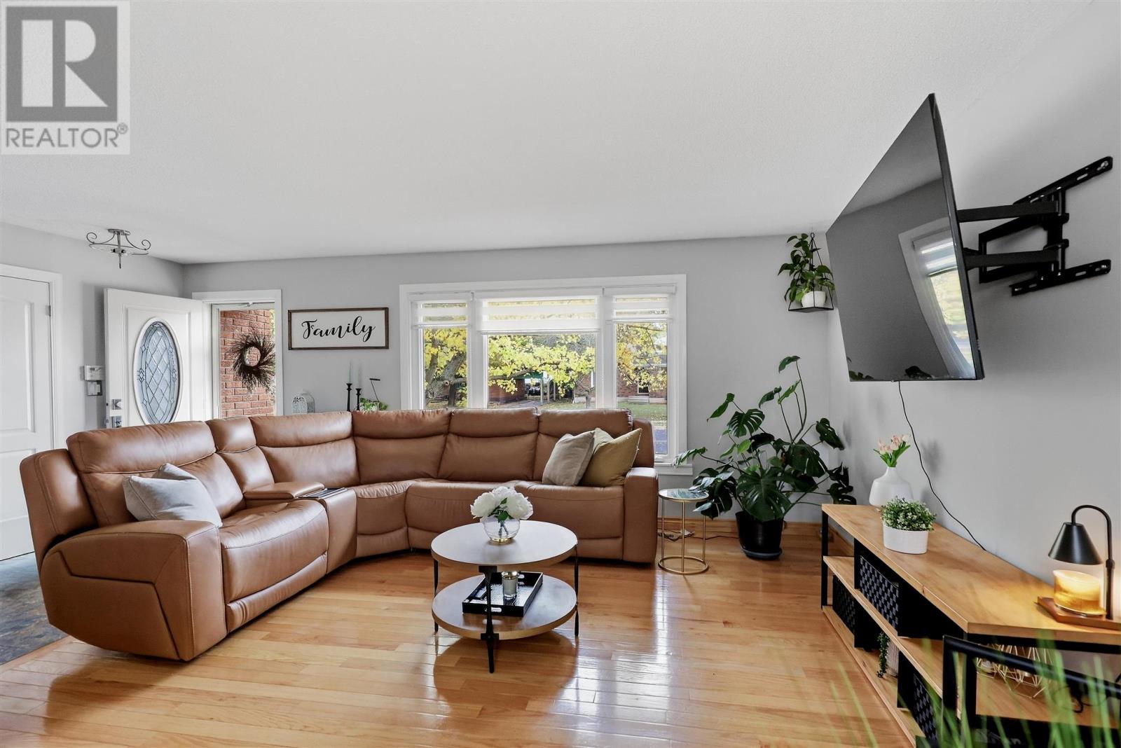 88 Chambers Ave Property Photo 3
