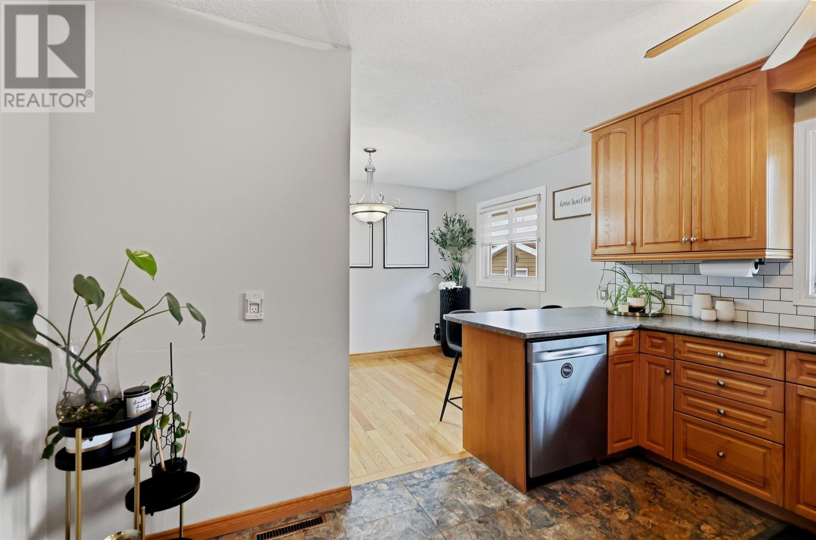88 Chambers Ave Property Photo 8