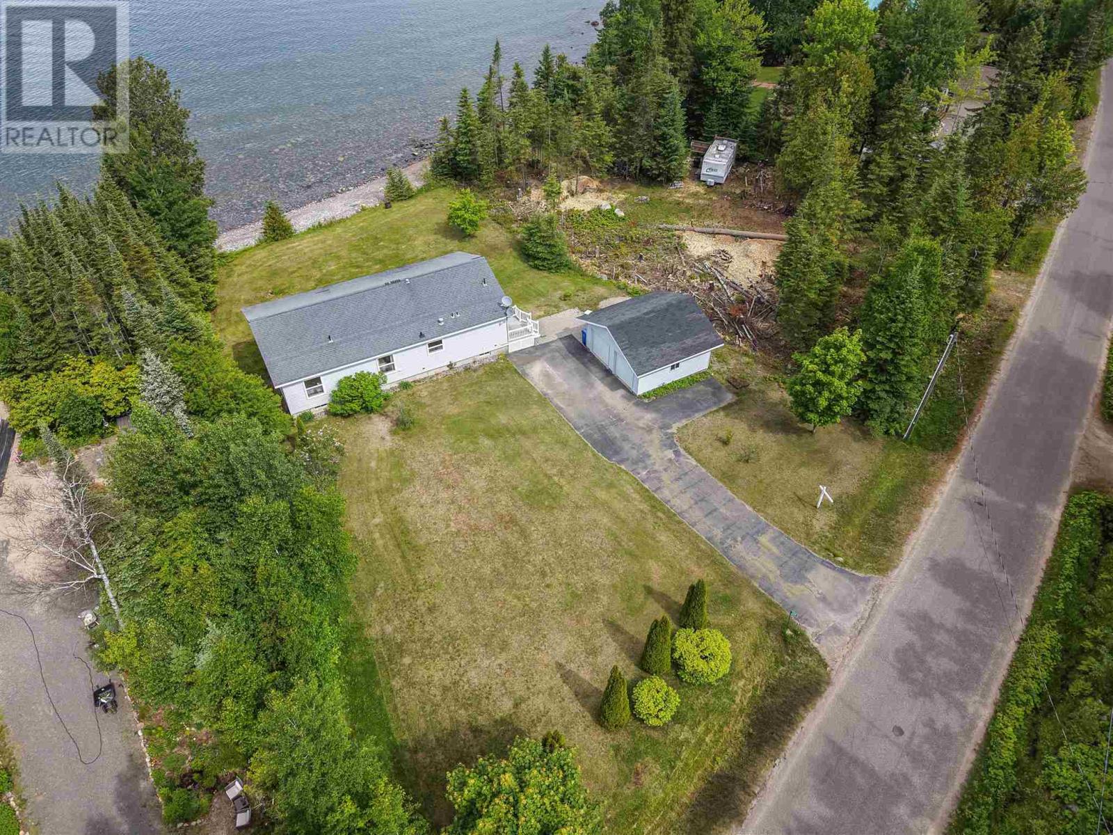 634 Lakeshore Dr Property Photo 43