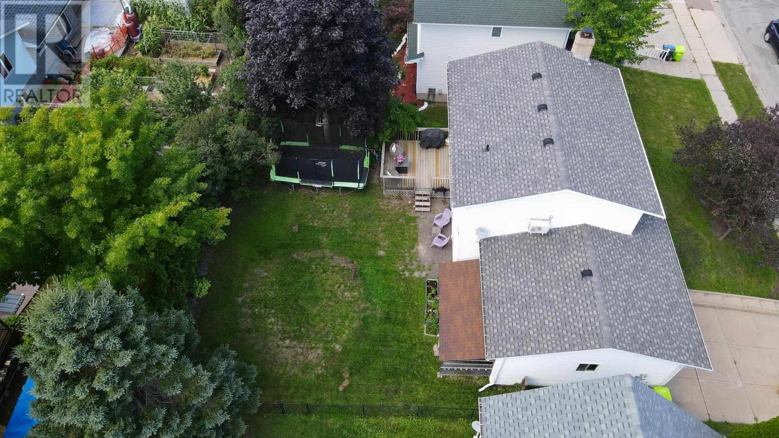 1007 Lake St Property Photo 6