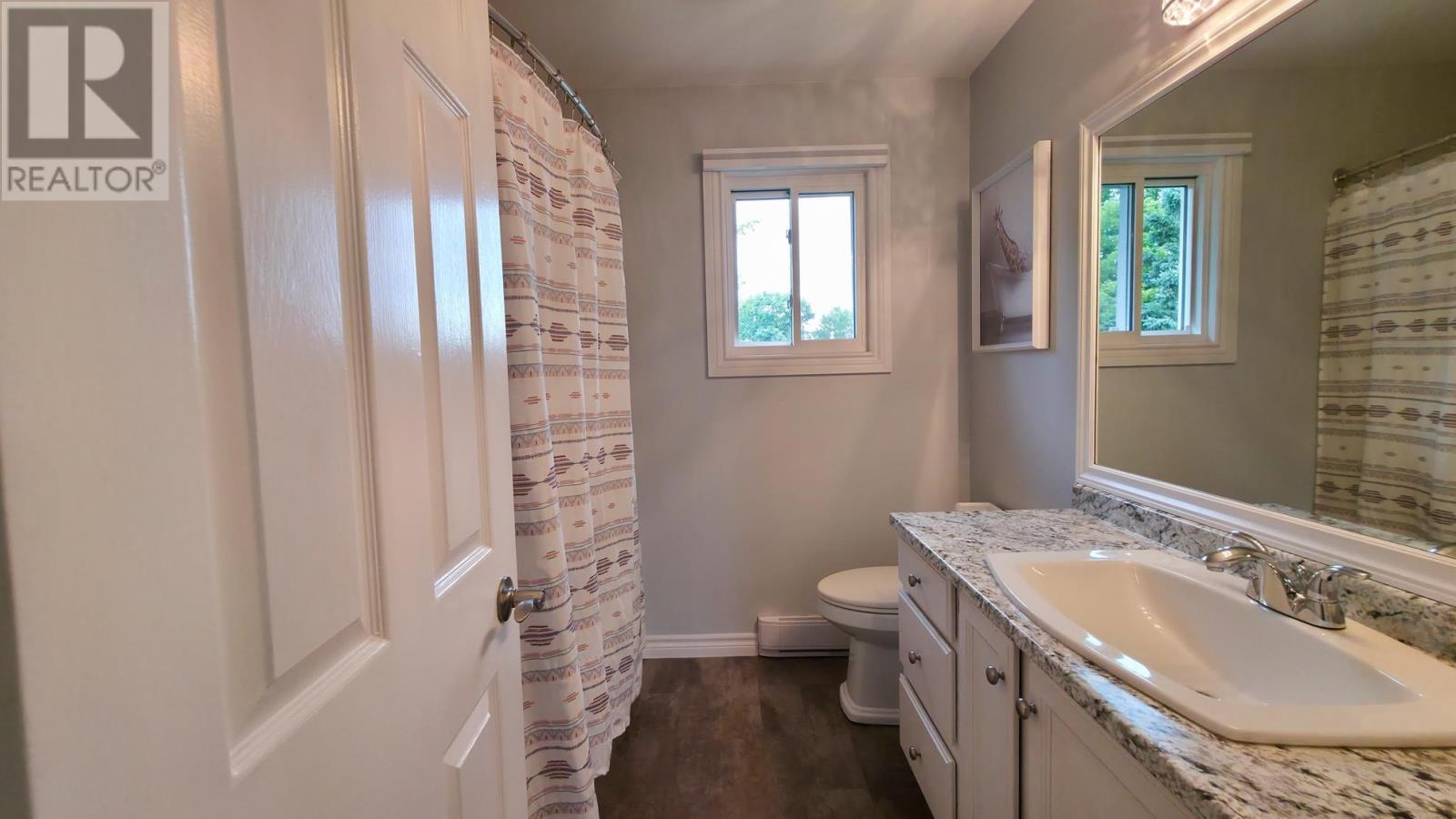 1007 Lake St Property Photo 33