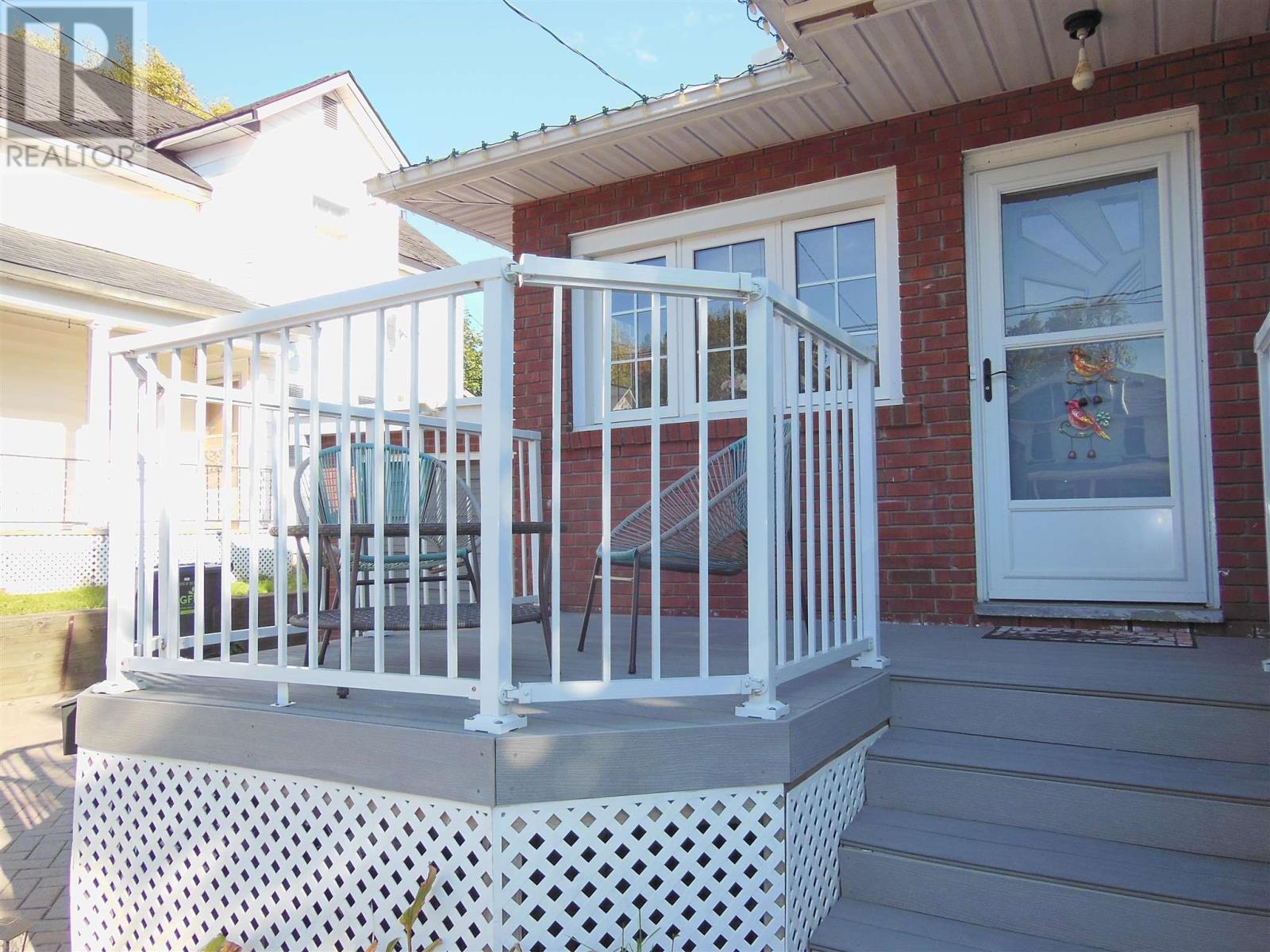 130 Mcgregor Ave Property Photo 2
