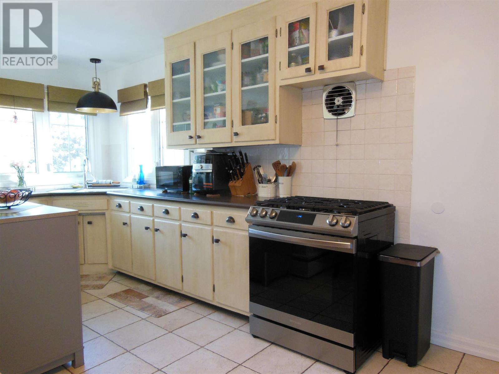130 Mcgregor Ave Property Photo 5