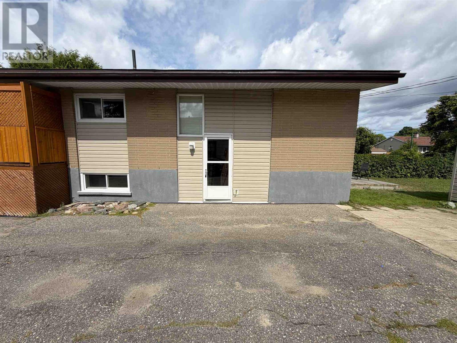 96a Axmith Ave Property Photo 26