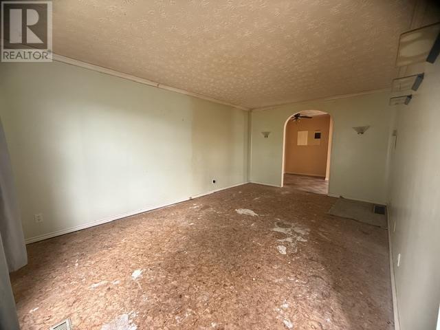 10 Farrell Cres Property Photo 3