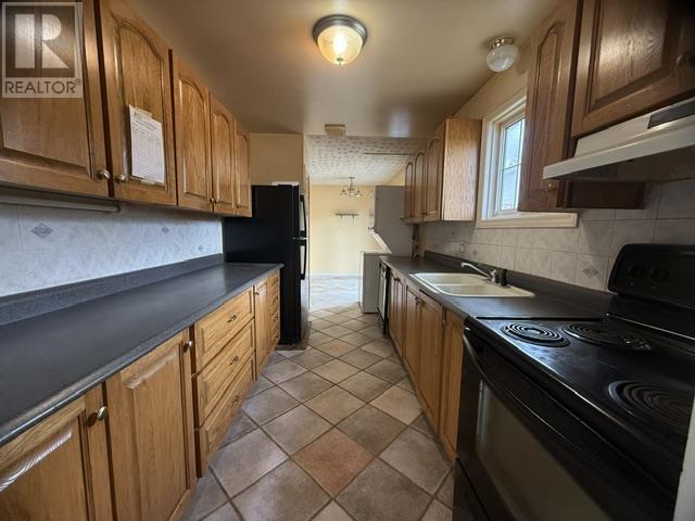 10 Farrell Cres Property Photo 4