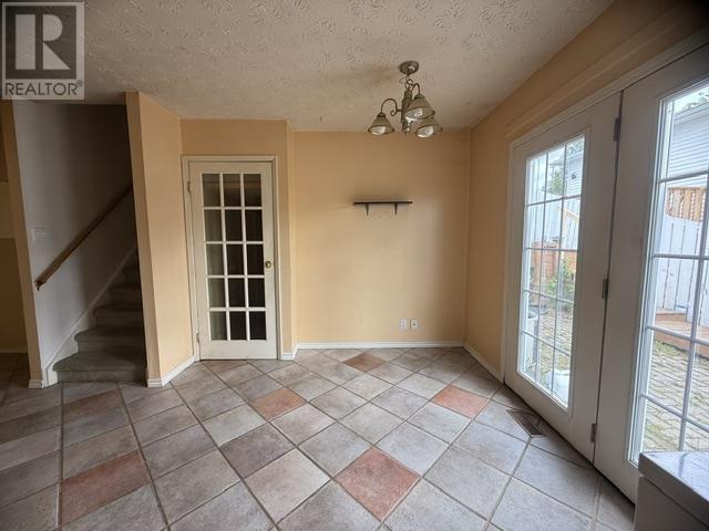 10 Farrell Cres Property Photo 6