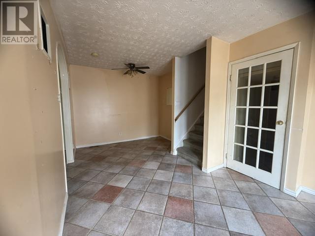 10 Farrell Cres Property Photo 8