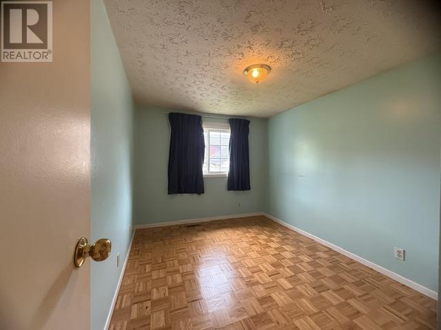 10 Farrell Cres Property Photo 11
