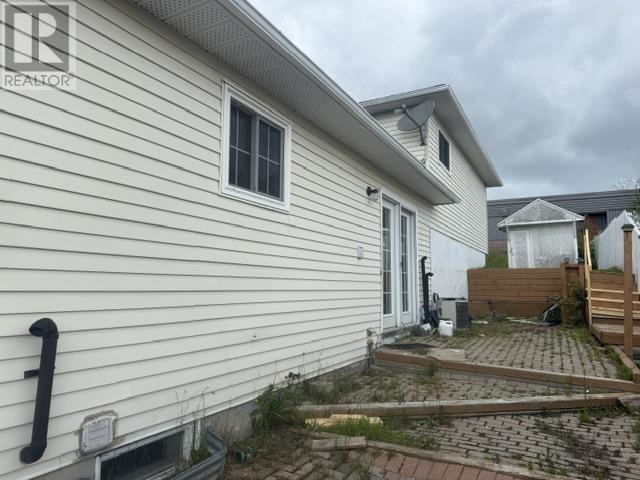 10 Farrell Cres Property Photo 15