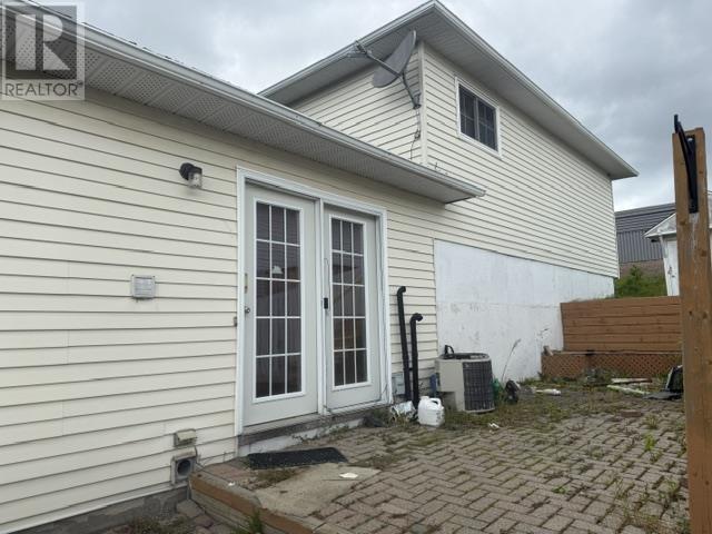 10 Farrell Cres Property Photo 16