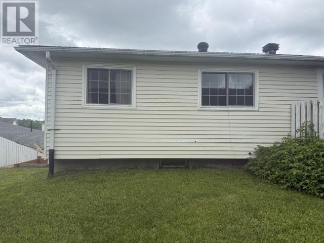 10 Farrell Cres Property Photo 18